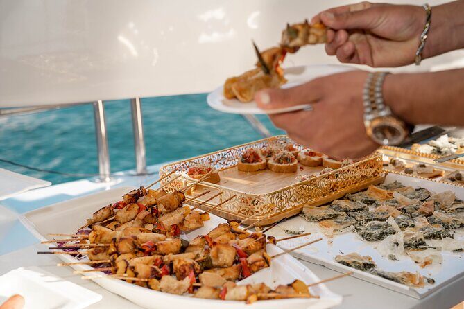 Dubai Sunset Cruise with Snacks and Drinks - Bluewaters Island and Ain Dubai: The Ferris Wheel Moment