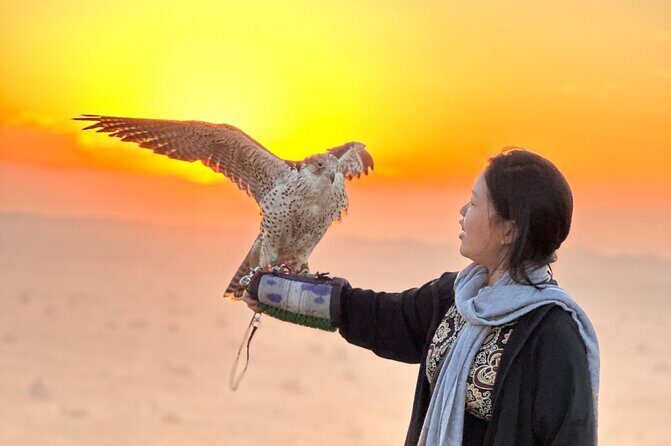 Dubai Sunset Red Dune Desert Safari, Sandboarding and Camel Ride - What to Bring and What to Do During the Chaos