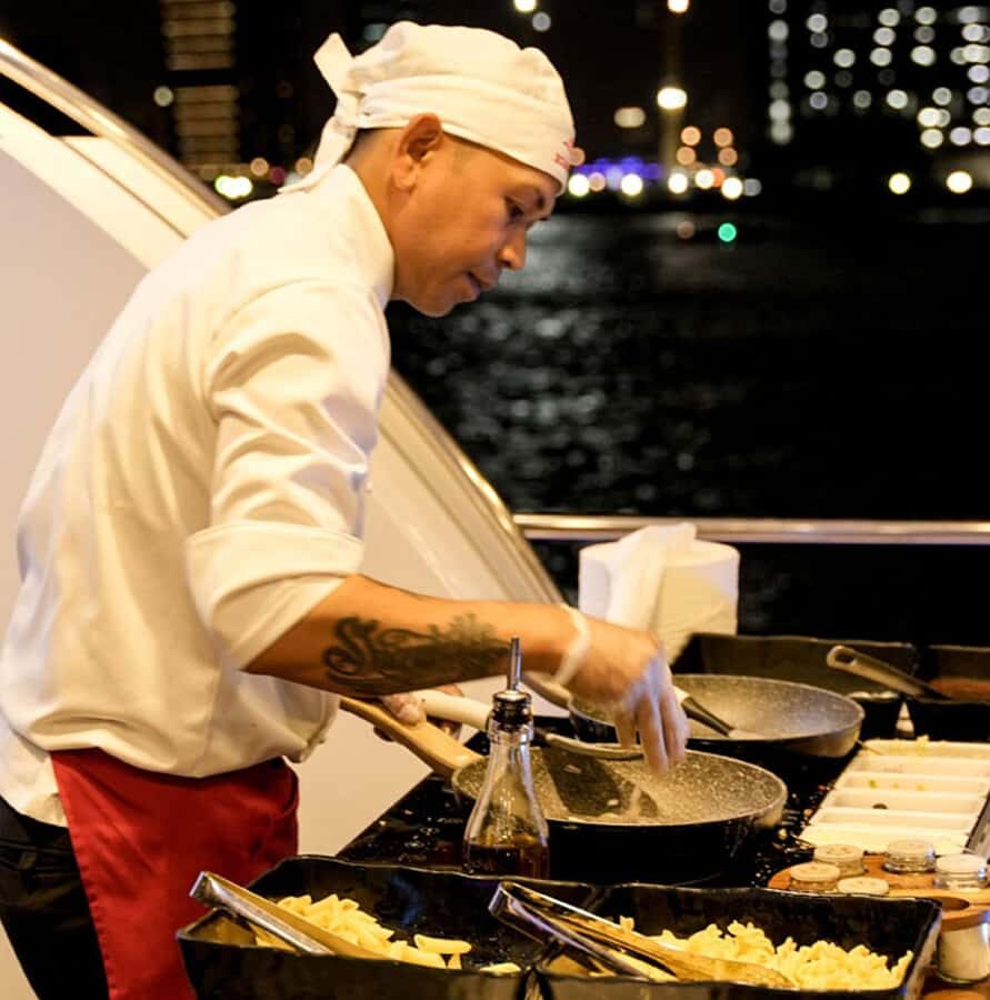 Dubai: Superyacht Experience with Party & Live DJ - Music and the Party Volume: What to Expect When You Want to Dance