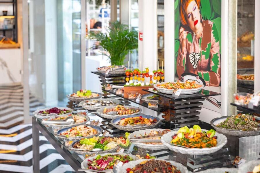 Dubai: The Palm Saturday Brunch with Unlimited Food & Drinks - Price and Value at About $109: What You’re Actually Paying For