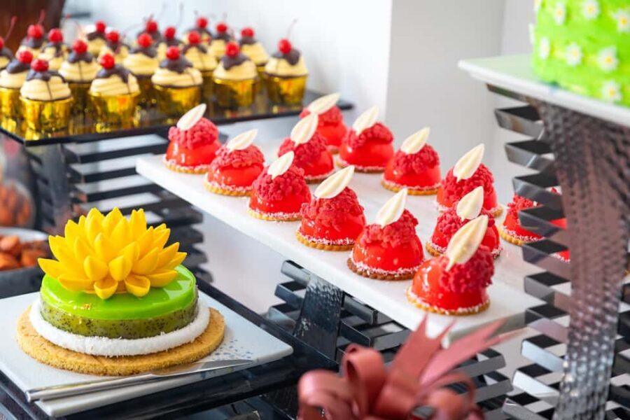 Dubai: The Palm Saturday Brunch with Unlimited Food & Drinks - Who This Brunch Suits Best (and Who Might Want to Skip It)
