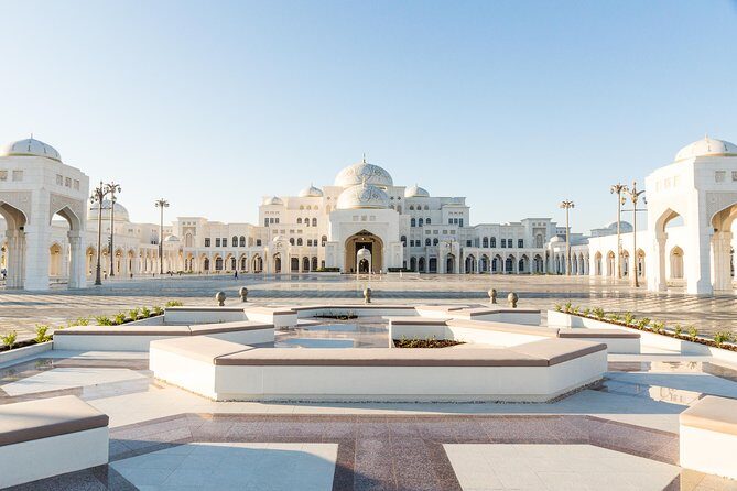 Dubai to Abu Dhabi Day Trip: Grand Mosque, Palace & Etihad Towers - How the Guide Makes or Breaks This Day Trip