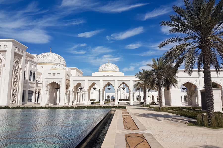 Dubai to Abu Dhabi Private Tour: Grand Mosque & Royal Palace - Price and value: is $446 per group worth it?