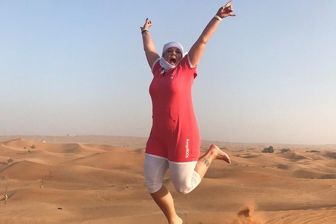 Dubai: Unique SUNSET 4WD Red Dunes Safari - Desert Camp BBQ: Food, Shows, Henna, and Shisha