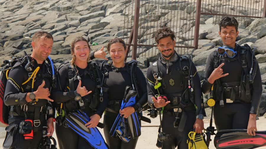 Dubai: VIP Private Scuba Dive with Free Hotel Transfer - Safety Rules and Who Should Skip It