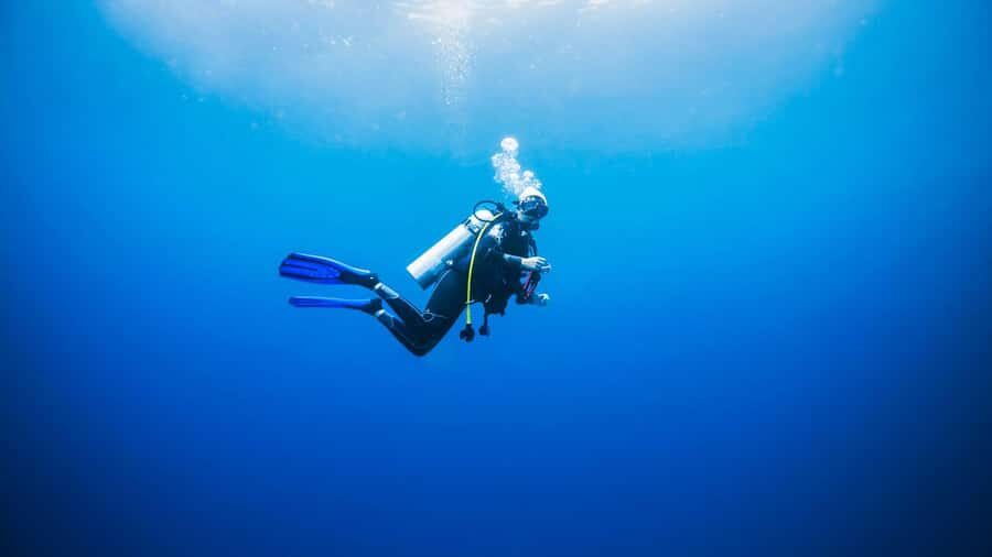 Dubai: VIP Private Scuba Dive with Free Hotel Transfer - Classroom Briefing: Gear, Hand Signals, and Safety Without Guesswork