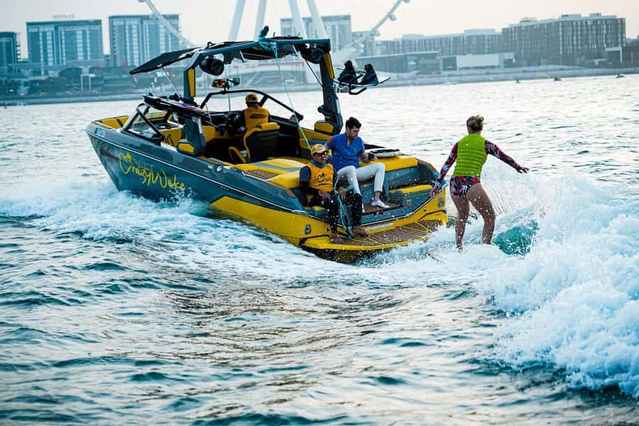 Dubai wakesurfing & wakeboarding: Snacks & drinks included! - Included Comfort: Towels, Cookies, Water, and Showers