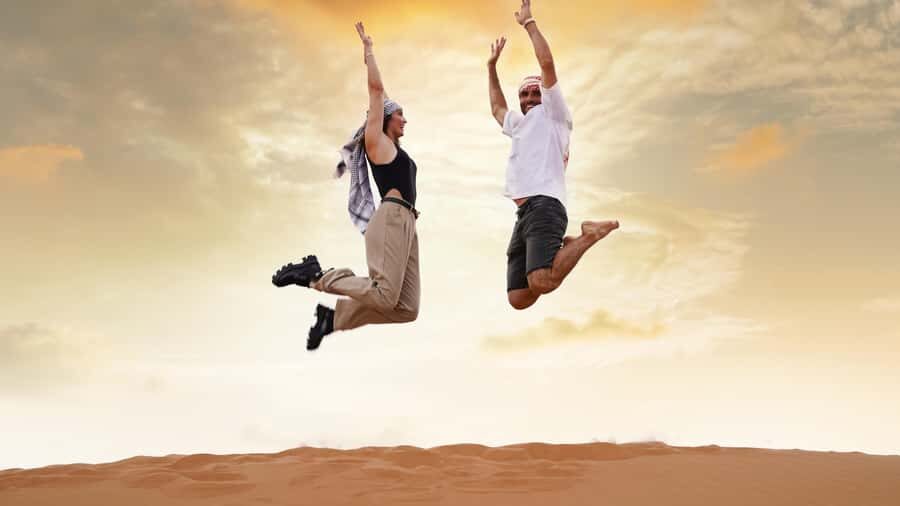 Dubai Waves & Dunes: Luxury Yacht Cruise w/ Red Dunes Safari - Timing Matters: Night Skyline vs Warm-Weather Day Views
