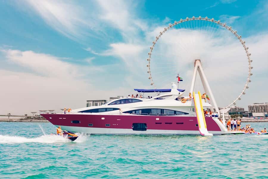 Dubai: Yacht Cruise with Swimming, Snorkeling and BBQ Lunch - JBR Beach anchoring: the moment the trip turns into swim time