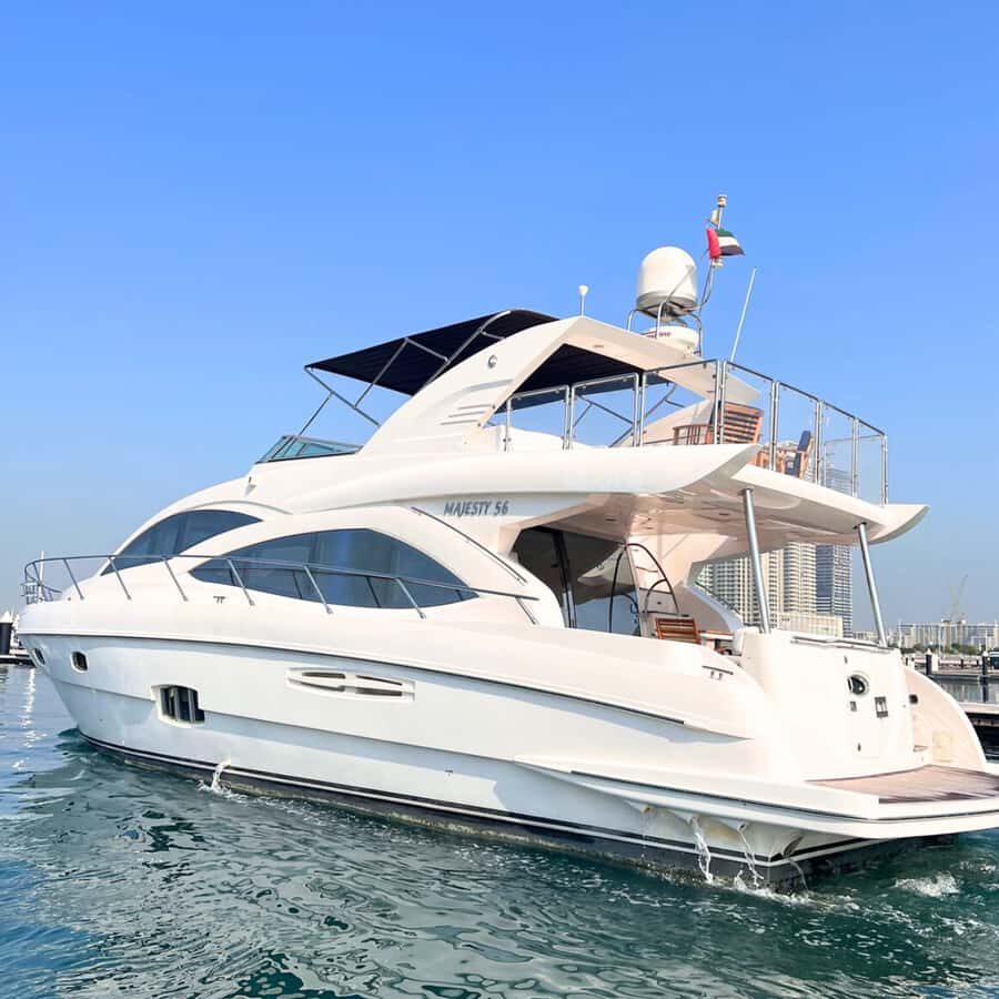 Dubai:Yacht Sightseeing with 30mins Jet-ski on Ain Dubai - Dubai Marina departure: the first 20 minutes set the tone