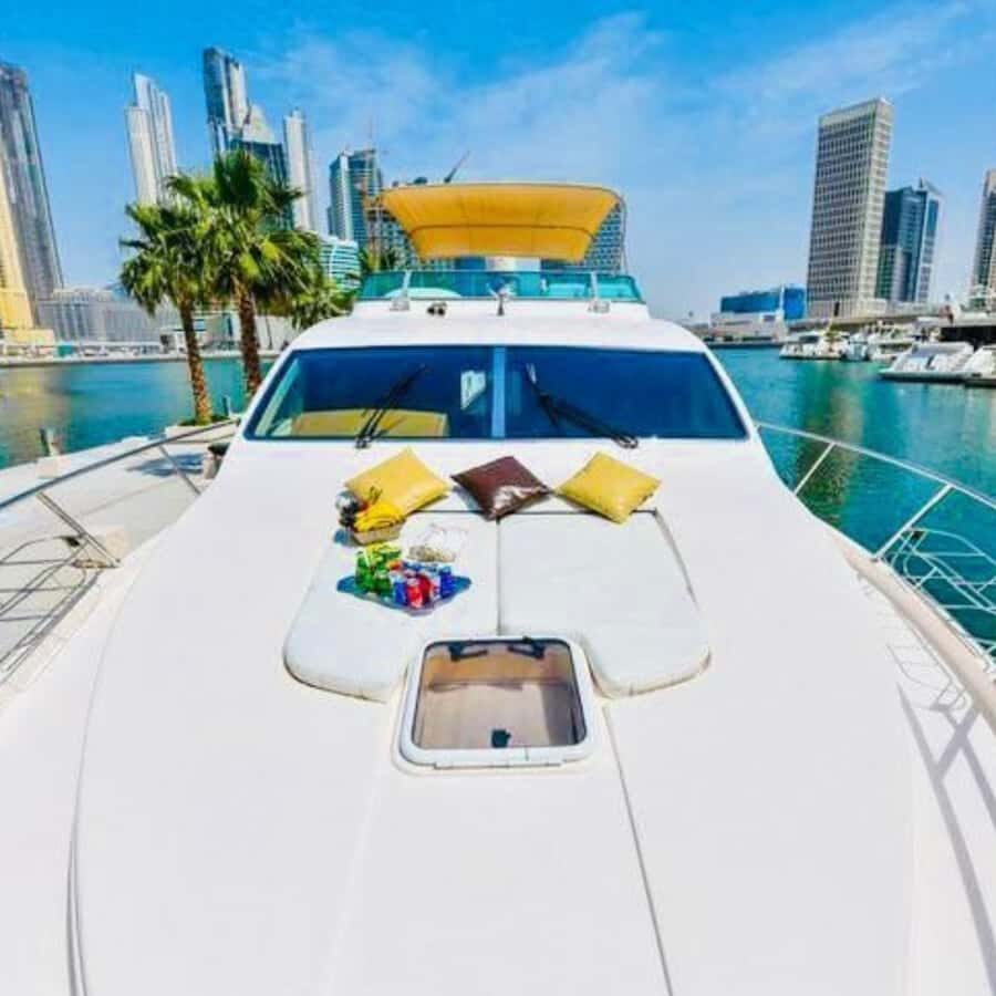 Dubai:Yacht Sightseeing with 30mins Jet-ski on Ain Dubai - JBR swim stop: a full hour to see Jumeirah up close