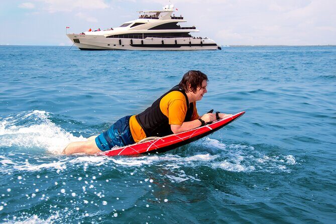 EFoil and Hydrofoil Surfboard Activity in Dubai - How the 1-hour session runs: briefing, lift-off, and your time on the foil