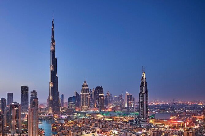 Enjoy Dinner at Burj Khalifa Restaurants With Ticket 124th Floor - The Evening Flow: When You View the Tower vs When You Dine