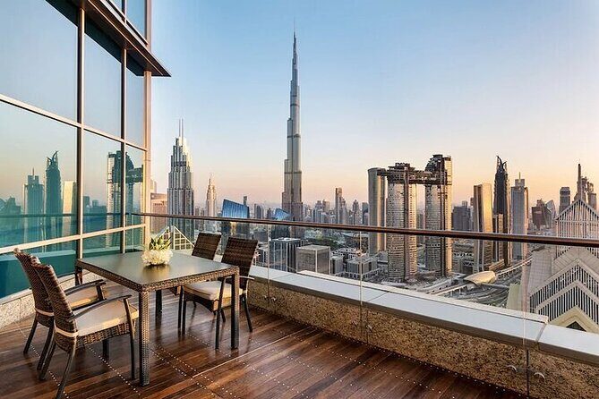 Enjoy Dinner at Burj Khalifa Restaurants With Ticket 124th Floor - Seeing the Dubai Fountain From Above: What Changes at Night