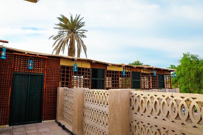Ethnic Emirati Cuisine at Al Khayma Heritage House - Arabic makeover and henna painting (included): more than a photo prop