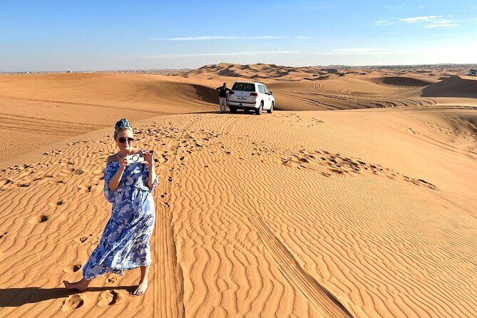 Exclusive Desert safari - Camp culture extras: henna, costumes, and sheesha