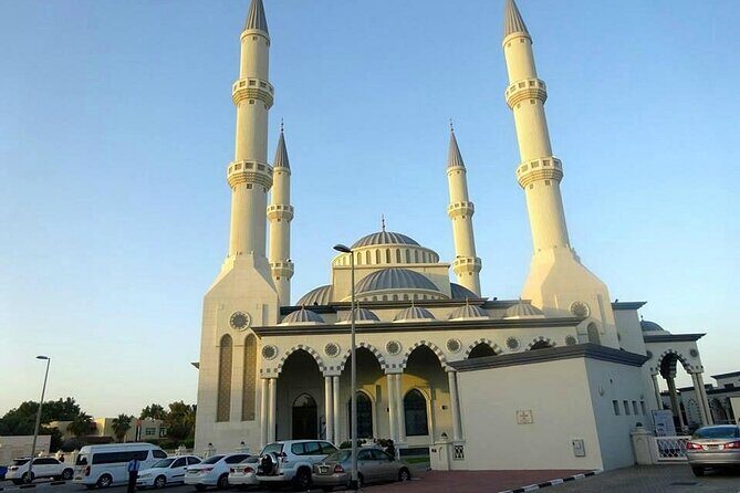 Explore Dubai with a Burj Khalifa Observation Deck Finale - The Al Farooq Omar Bin Al Khattab Mosque Centre stop
