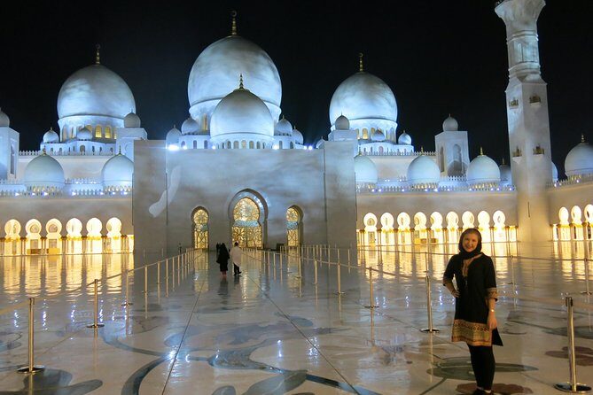 Ferrari World Theme Park and Abu Dhabi Tour with Pick Up - Sheikh Zayed Grand Mosque Center: what you’ll see in 45 minutes