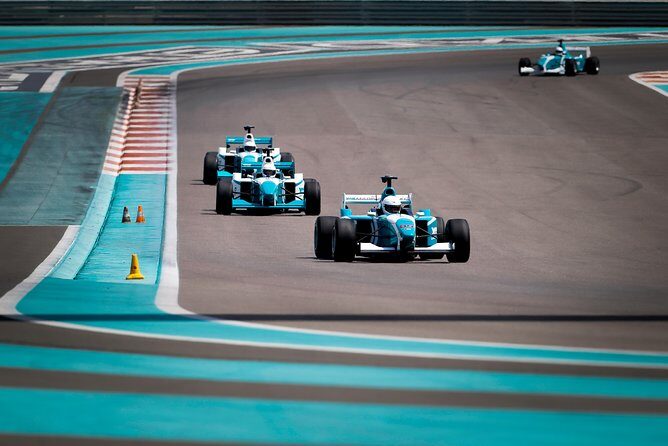 Formula Yas 3000 Driving Experience _ Full - Driver requirements: The rules that decide if you can drive