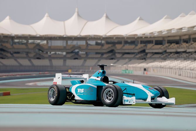 Formula Yas 3000 Driving Experience _ Full - The 3000cc V6 Formula car: Power is the easy part