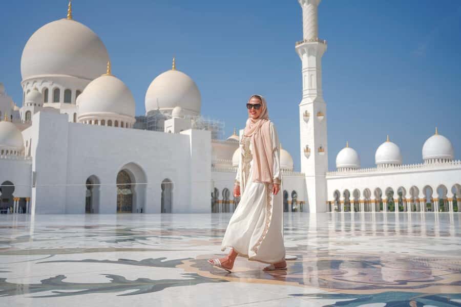 From Abu Dhabi: City Tour with Grand Mosque & Louvre Museum - Why this Abu Dhabi Mosque + Louvre pairing works in 5 hours