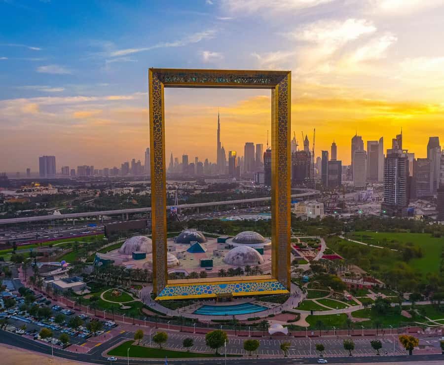 From Abu Dhabi: Dubai City Tour with Frame & Abra Boat Ride - Museum of the Future: what your photo stop actually includes