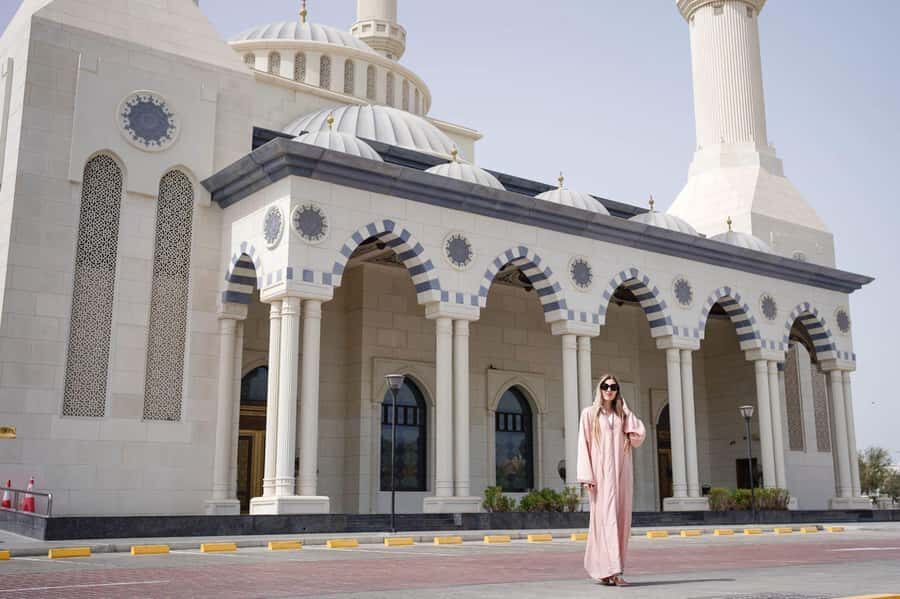 From Abu Dhabi: Dubai City Tour with Frame & Abra Boat Ride - Blue Mosque guided tour: the architecture and the rules