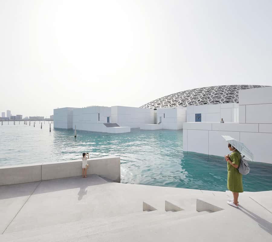 From Dubai: Abu Dhabi City Tour With Louvre Museum - The mosque break and lunch window: what to do with the downtime