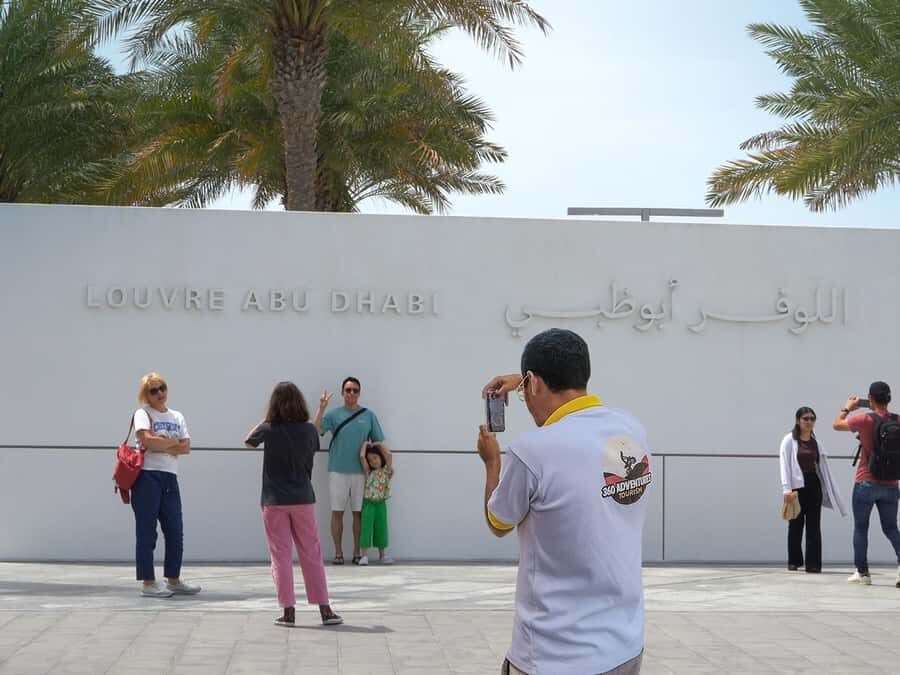 From Dubai: Abu Dhabi City Tour With Louvre Museum - Louvre Abu Dhabi: how to make two hours count