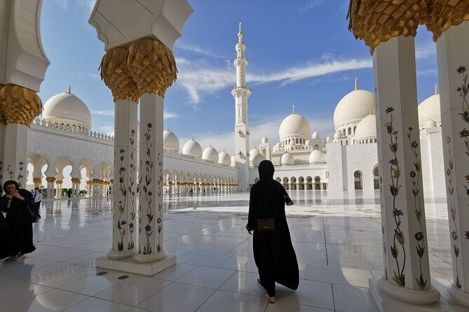From Dubai: Abu Dhabi Day Tour with Warner Bros World Ticket - Abu Dhabi + Warner Bros World in 10 hours: a practical combo day