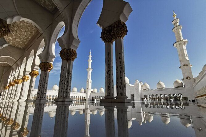 From Dubai: Abu Dhabi Day Tour with Warner Bros World Ticket - Emirates Palace domes and the royal-photo strategy