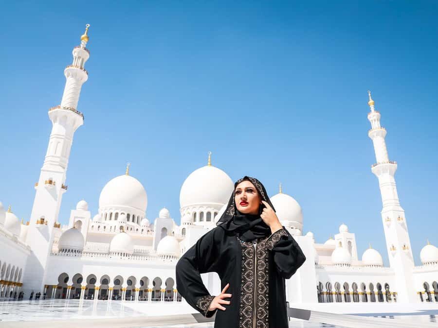From Dubai: Abu Dhabi Grand Mosque Visit & Theme Park Option - Louvre Abu Dhabi option: art in a striking dome setting