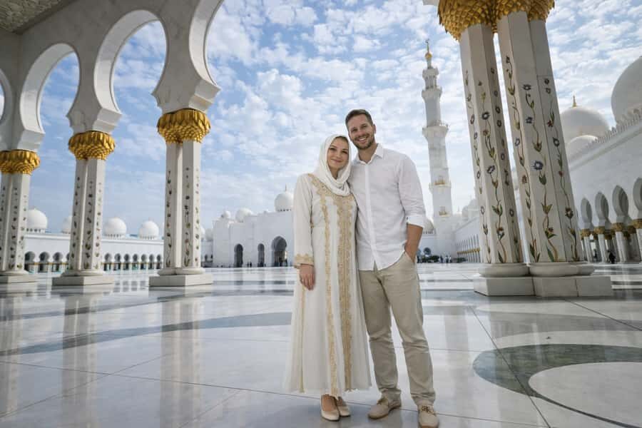 From Dubai: Abu Dhabi Small-Group Day-Tour with Lunch - Abu Dhabi Fish Market lunch: local atmosphere with real value