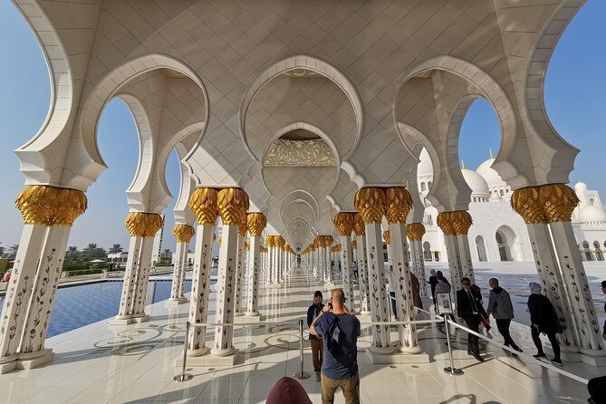 From Dubai : Abu Dhbai Tour Including Le Louvre Museum Ticket - Food, water, and practical comfort: what’s included and what to plan
