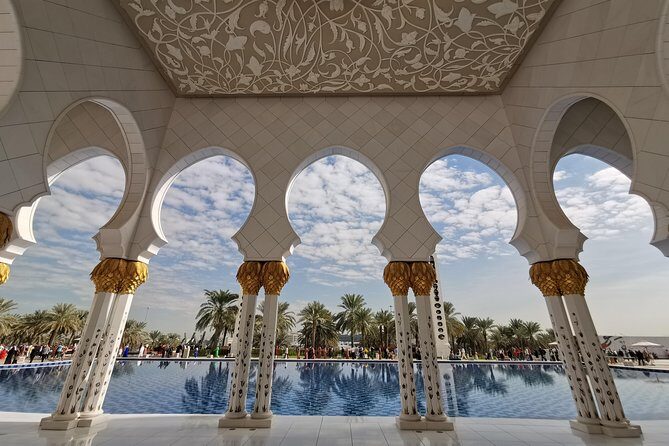 From Dubai : Abu Dhbai Tour Including Le Louvre Museum Ticket - Sheikh Zayed Grand Mosque: dress rules, timing, and best ways to enjoy it