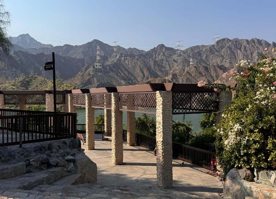 From Dubai: Fujairah City Tour - Rafisah Dam: mountain views and calm-water choices