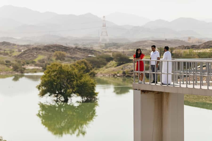 From Dubai: Fujairah East Coast Tour - Old Souq + Fujairah Corniche: where the day turns from history to atmosphere