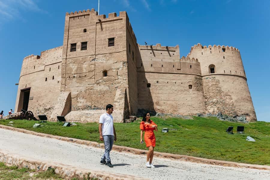 From Dubai: Fujairah East Coast Tour - Fujairah Fort on the hill: a small stop with big drama