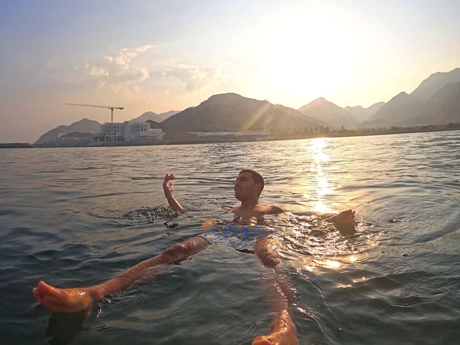 From Dubai: Fujairah Snorkeling with Turtles, Transfer & BBQ - Fujairah lunch at the center: BBQ you’ll appreciate after the saltwater