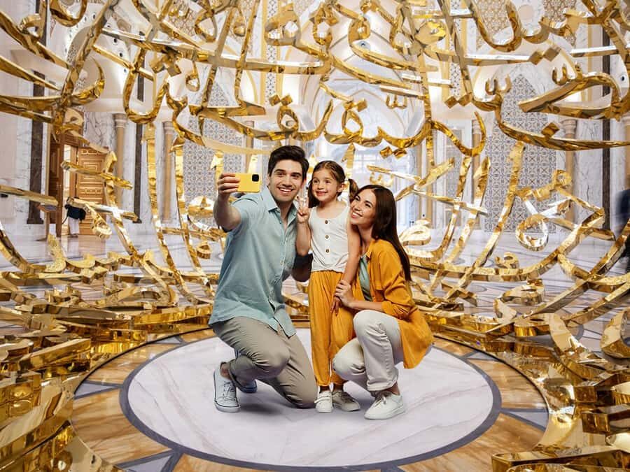 From Dubai: Grand Mosque & Qasr Al Watan Morning Tour - Key things you’ll notice on this Dubai-to-Abu Dhabi morning tour