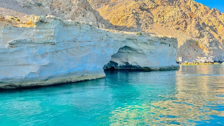 From Dubai/Sharjah/RAK: Dibba Musandam Trip & Dhow Cruise - Limestone cave visit: the scheduled stop that breaks up the sea time