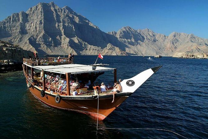 From Dubai to Norway of Arabia | KHASAB | Telegraph Island | OMAN - Boarding in Khasab and cruising Khor Sham in traditional style