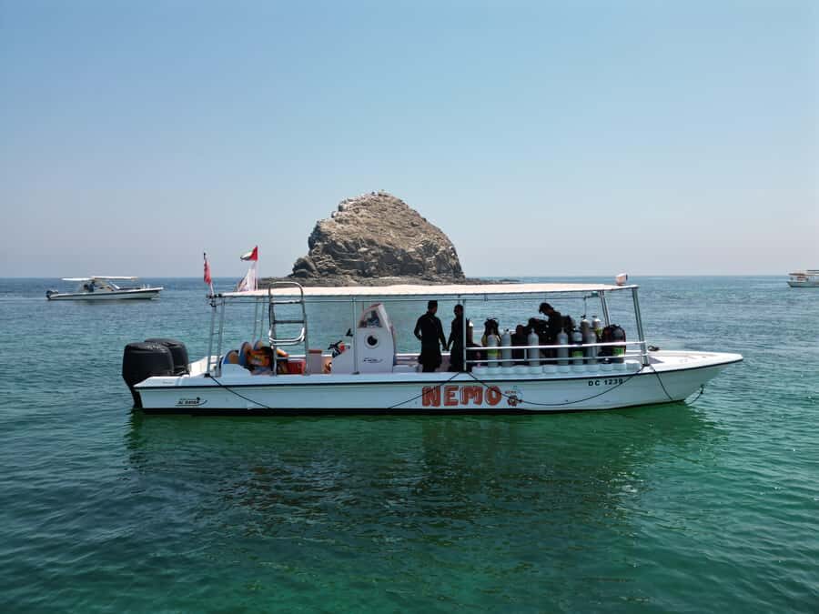 Fujairah: 2 Fun Dive Experience for Certified Divers - Reef spots: Dibba Rock, Inchcape 1, and Sharm Rocks