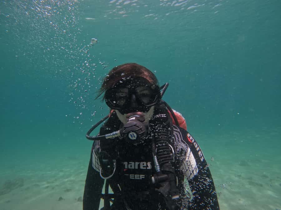 Fujairah: Try Diving Experience with underwater photos - Al Dana Island House Reef: where your 30 minutes underwater happens