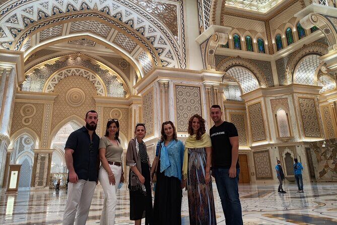 Full Day Abu Dhabi Tour with Complimentary Photography - Corniche Abu Dhabi and the Etihad Towers Photo Moment