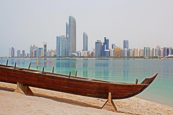 Full-Day Abu Dhabi Tour with Lunch from Dubai - Emirates Palace and the Corniche: fast photos, good skyline payoff