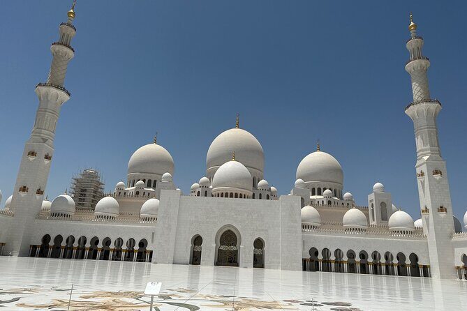 Full-day City Tour from Dubai to Abu Dhabi - Qasr Al Watan photo stop: beautiful from the outside, plan for photos