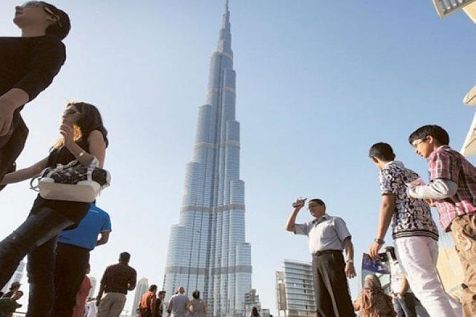 Full Day Dubai City Tour: Burj Khalifa & Underwater Zoo Ticket - Dubai Aquarium and Underwater Zoo: Tunnel Entry and a 30-Minute Time Budget