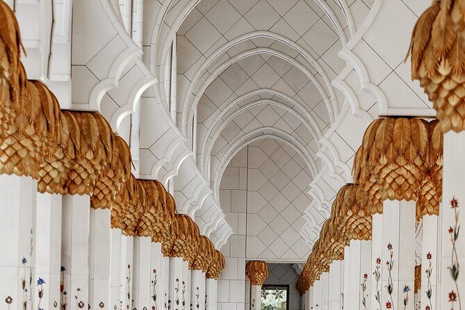 Full-day Private City Tour in Abu Dhabi (Private) - Price and value: when $220 per group makes sense