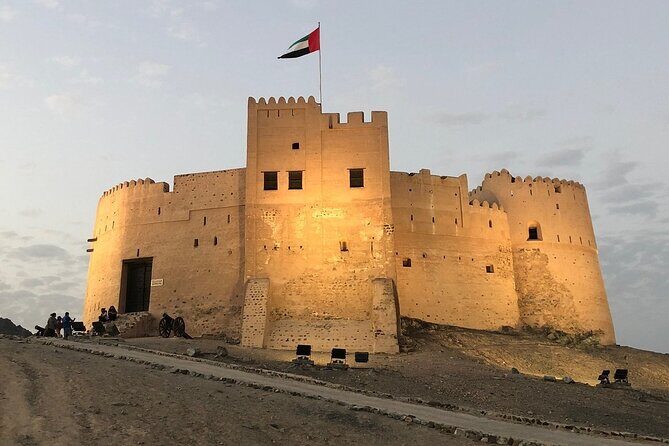Full-Day Private Tour of the Six Emirates with Hotel Pick Up - Friday Market and Khorfakkan Beach: shopping energy meets ocean calm
